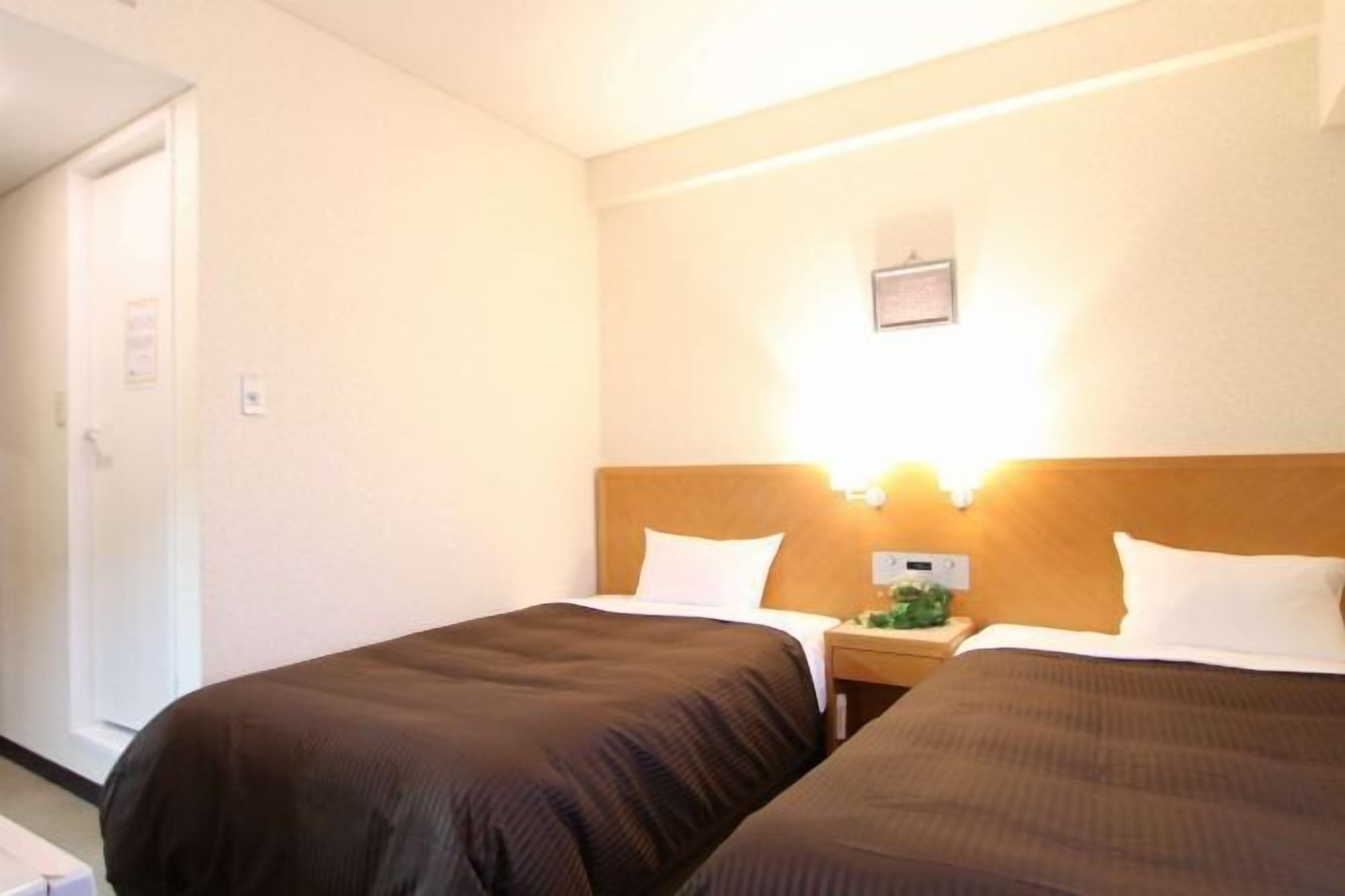 Premium bedding, Select Comfort beds, individually furnished, desk