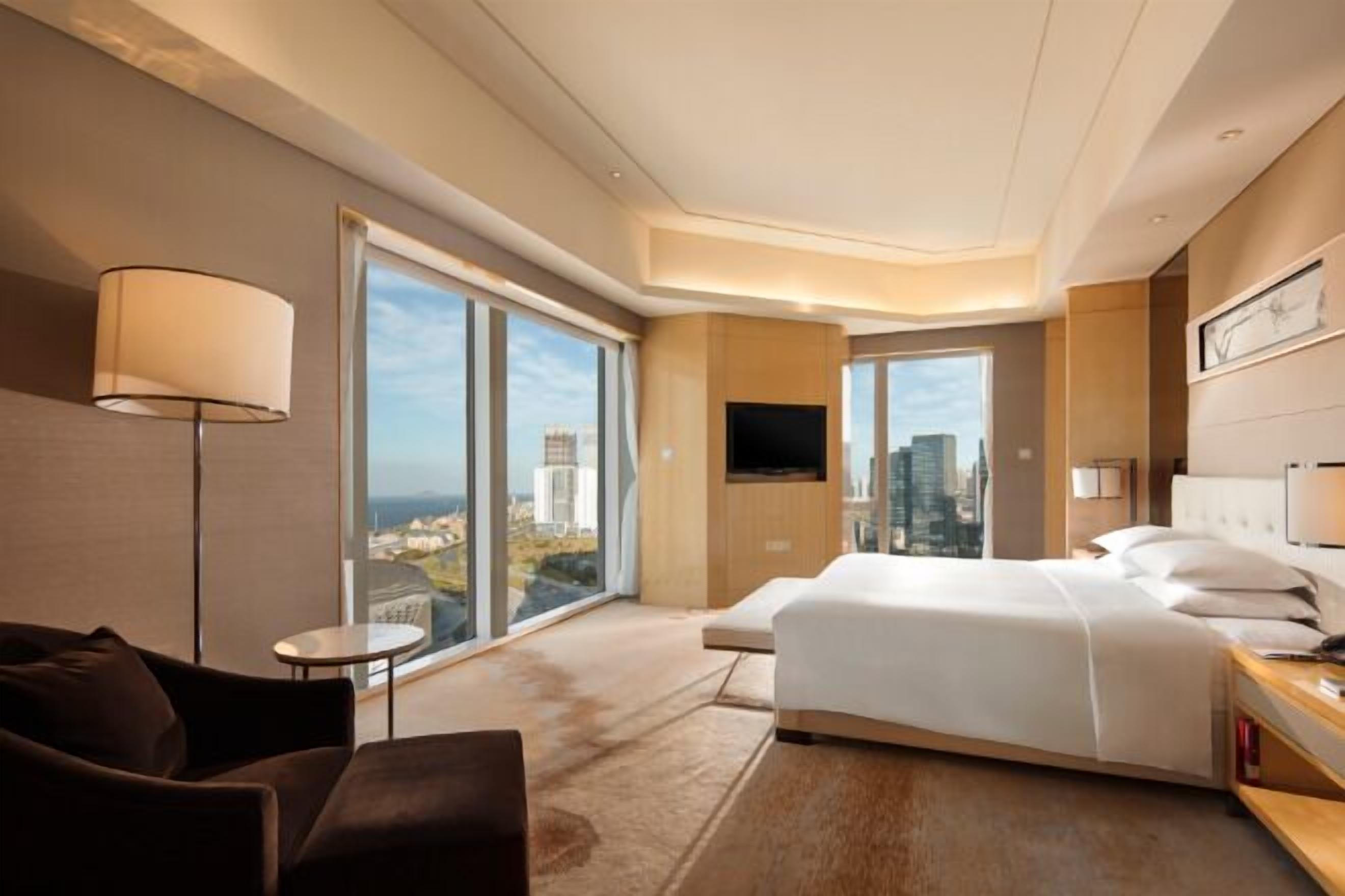 Premium bedding, down duvets, minibar, in-room safe