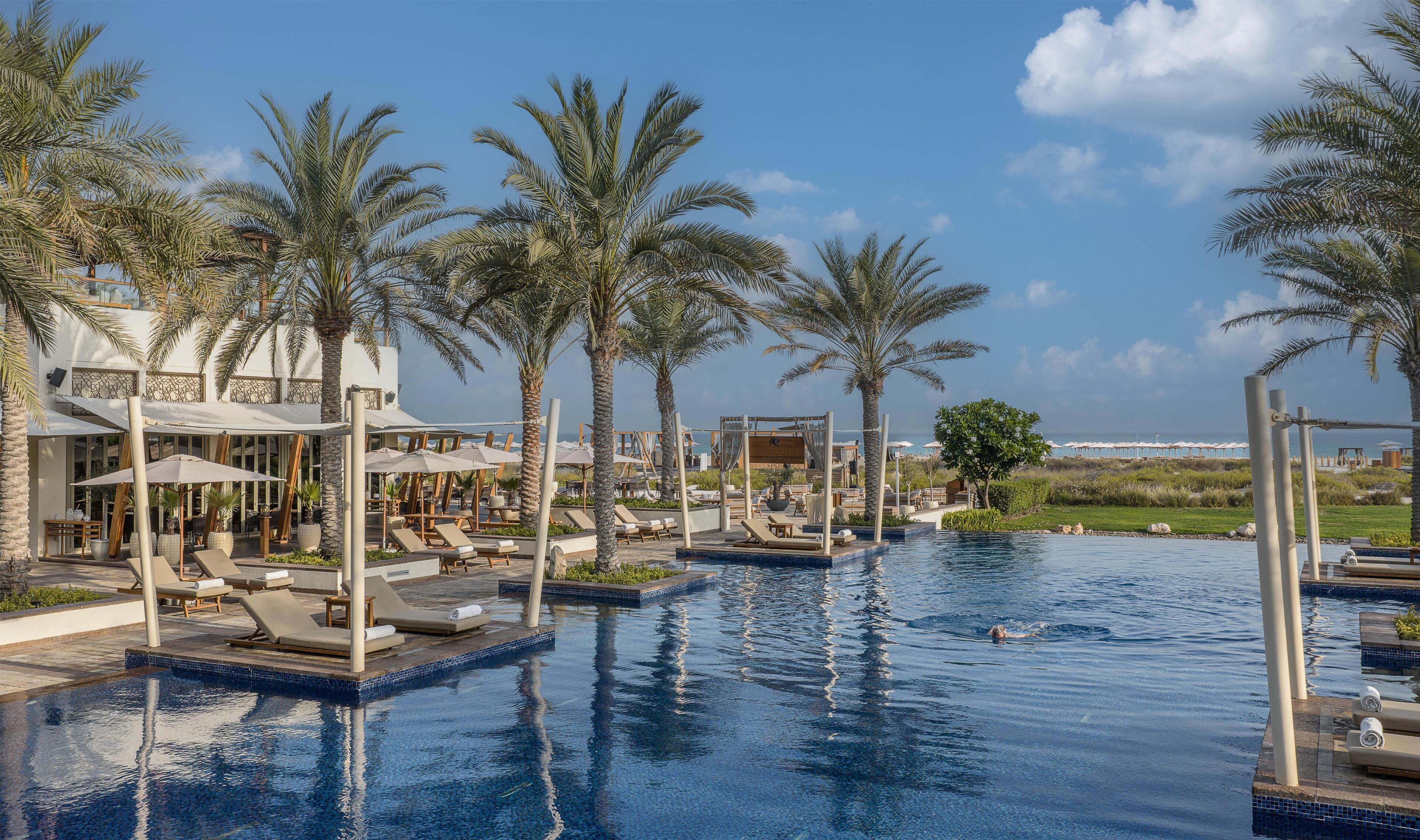 5 outdoor pools, pool umbrellas, sun loungers