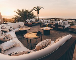 3 bars/lounges, poolside bar, beach bar