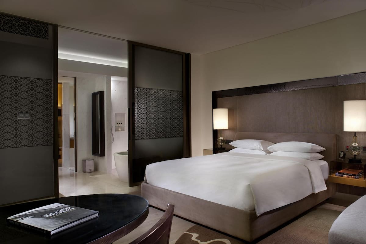 Zimmer, 1 King-Bett | Bettwäsche aus ägyptischer Baumwolle, hochwertige Bettwaren