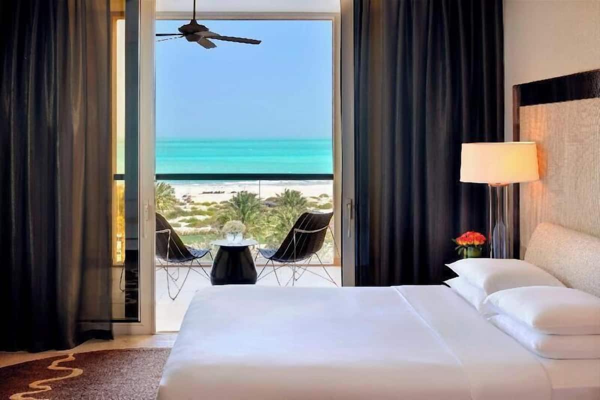 Egyptian cotton sheets, premium bedding, free minibar items