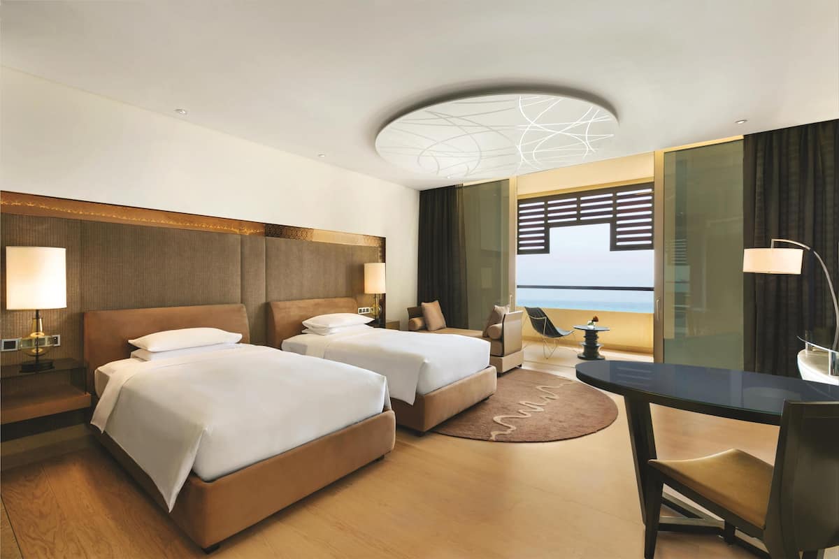 Egyptian cotton sheets, premium bedding, free minibar items