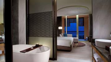 Room, 1 Katil Raja (King), Sea View | Bilik Mandi | Tab mandi dan pancuran berasingan, tab mandi rendaman dalam