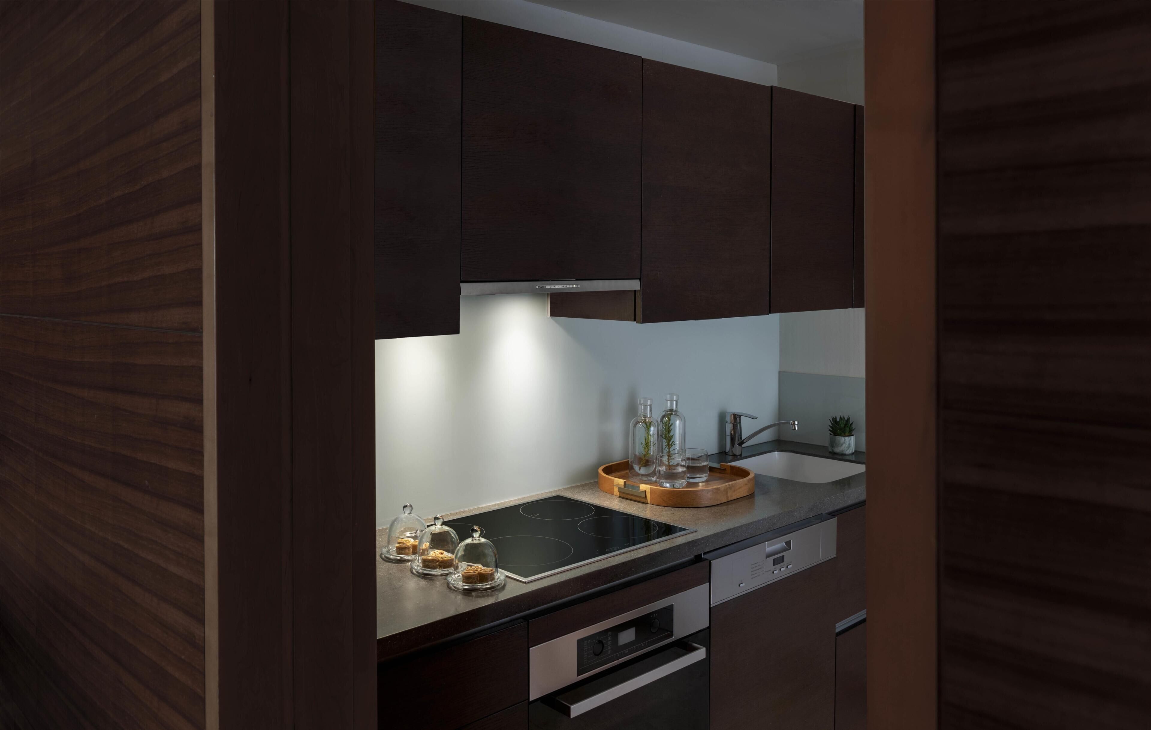 Egyptian cotton sheets, premium bedding, free minibar items