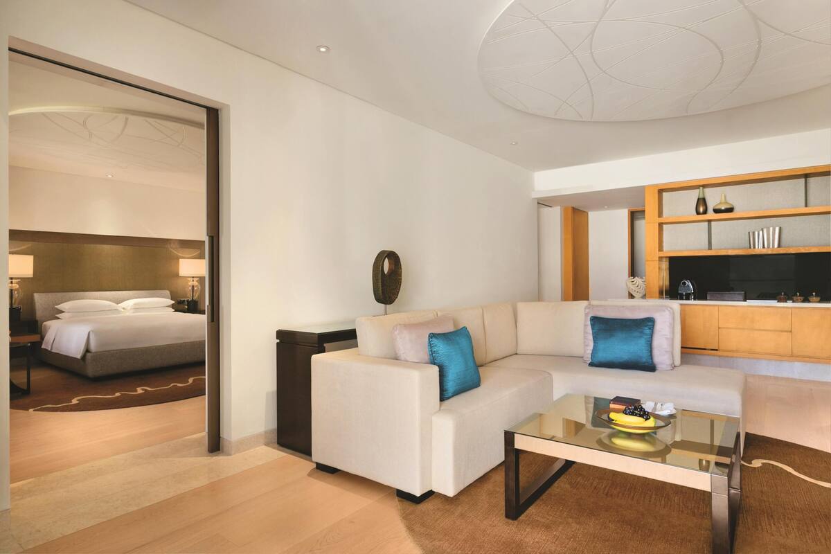 Suite, pemandangan samudra (Park) | Seprai katun Mesir, seprai premium, isi minibar gratis, dan brankas