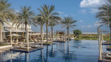 5 outdoor pools, pool umbrellas, sun loungers