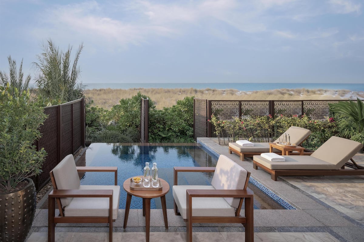 Egyptian cotton sheets, premium bedding, free minibar items