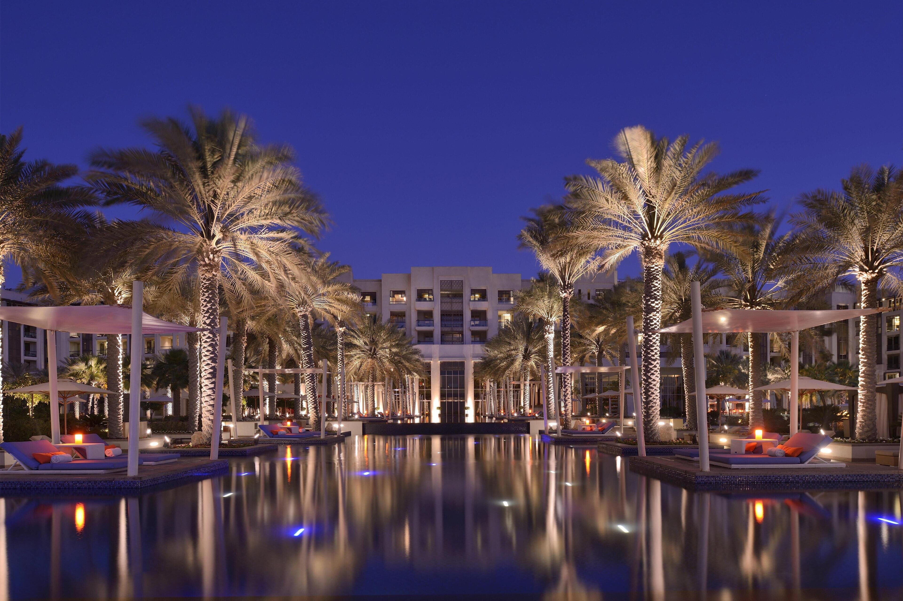 5 outdoor pools, pool umbrellas, sun loungers