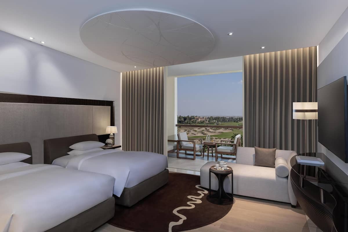 Huone, 2 yhden hengen sänkyä, näköala golfkentälle | Egyptinpuuvillaiset lakanat, ylelliset vuodevaatteet