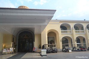 المنشأة من الخارج