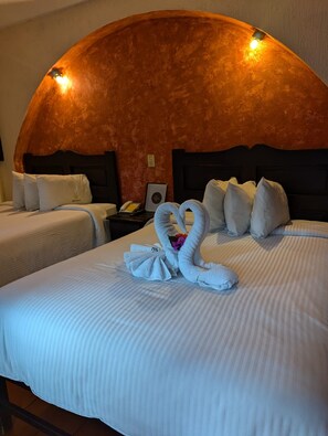 标准房, 2 张双人床 | 羽绒被、客房内保险箱、特色装修、特色家居