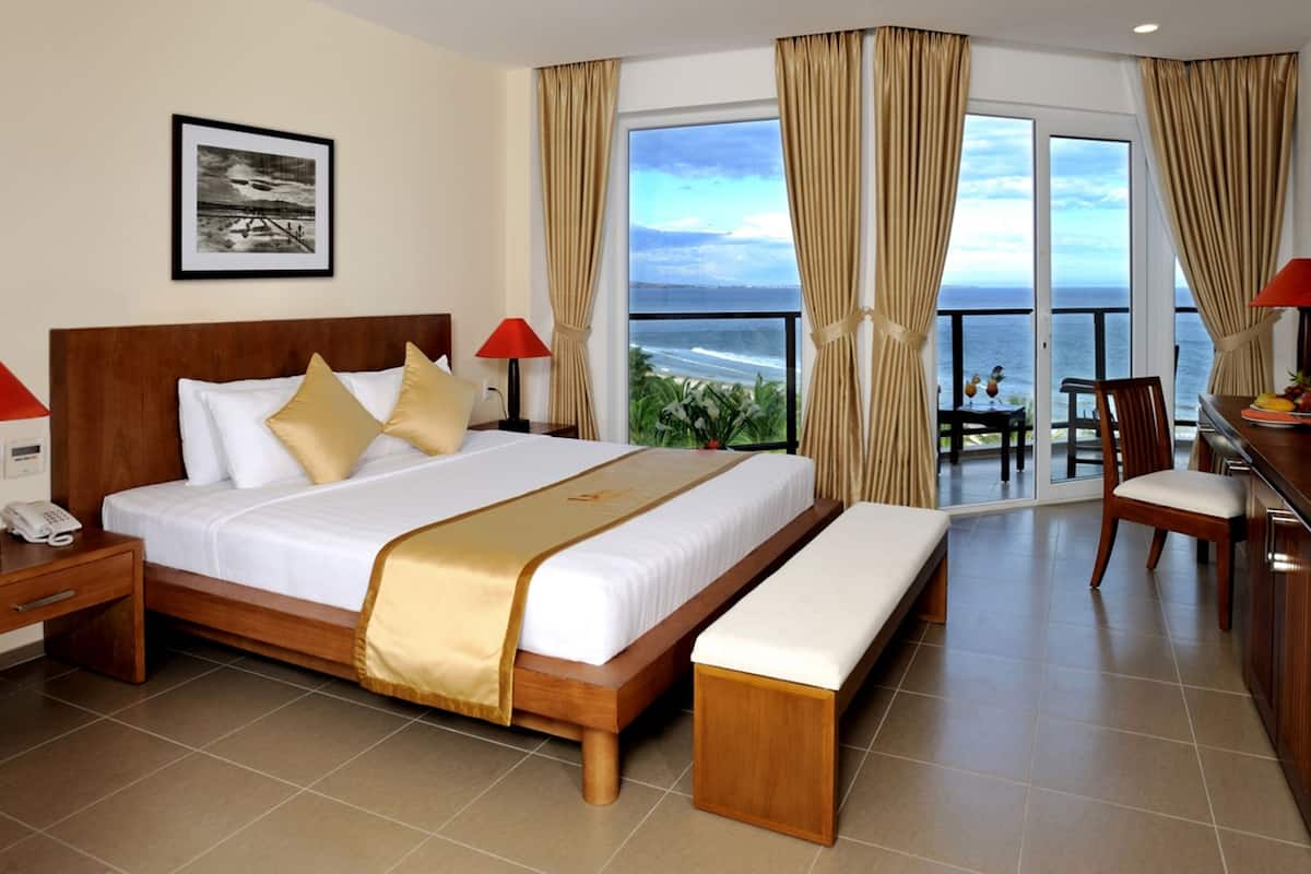 Studio, Ocean View | Premium bedding, pillowtop beds, minibar, in-room safe