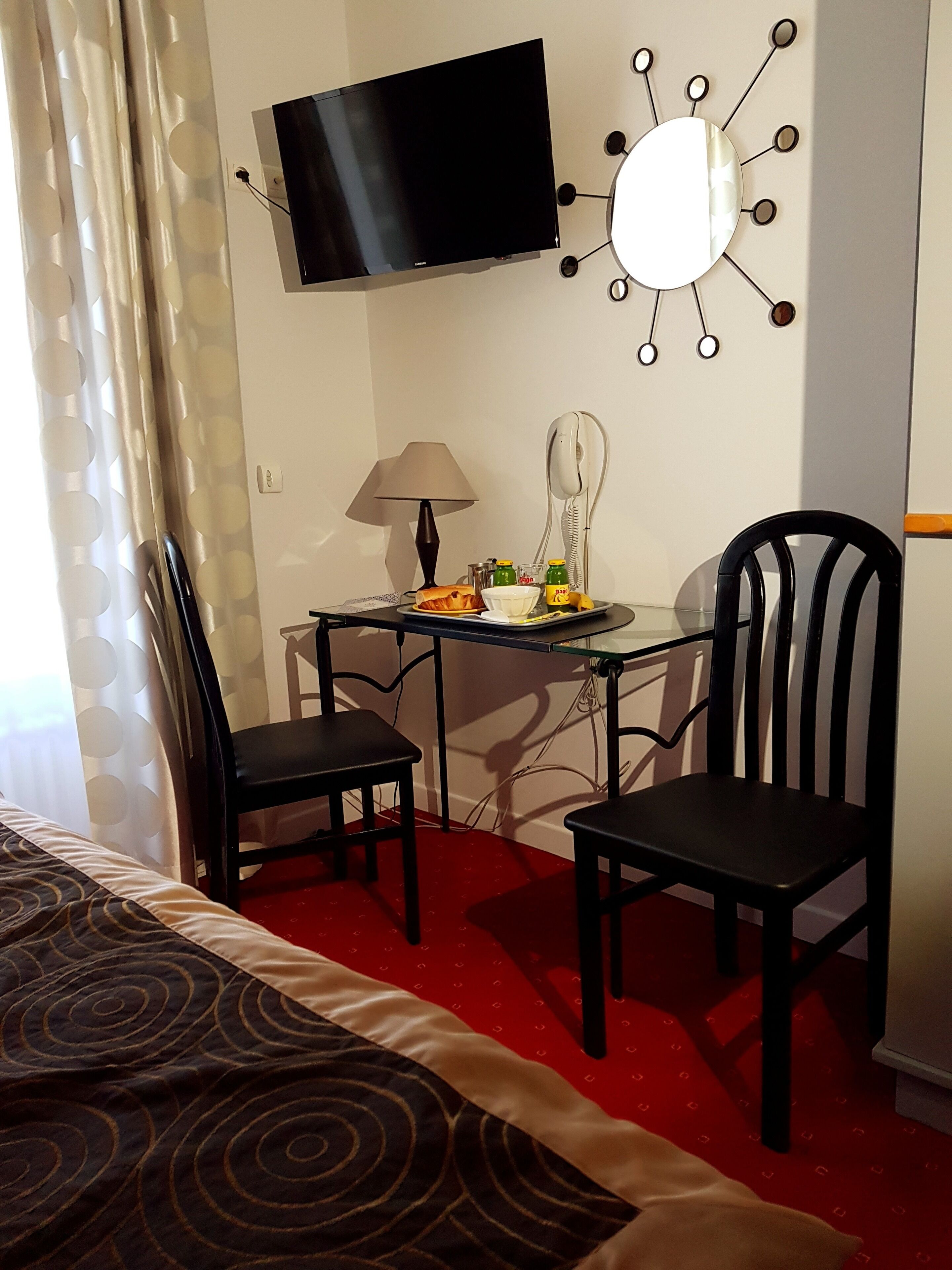 premium bedding, desk, soundproofing, free wifi