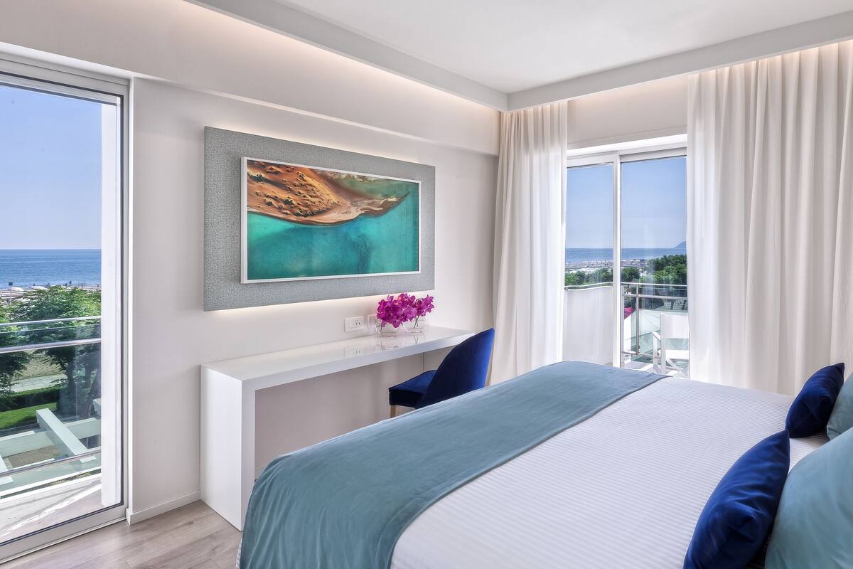 Luxe Twin kamer, 1 kingsize bed | 1 slaapkamer, luxe beddengoed, een minibar, een kluis op de kamer