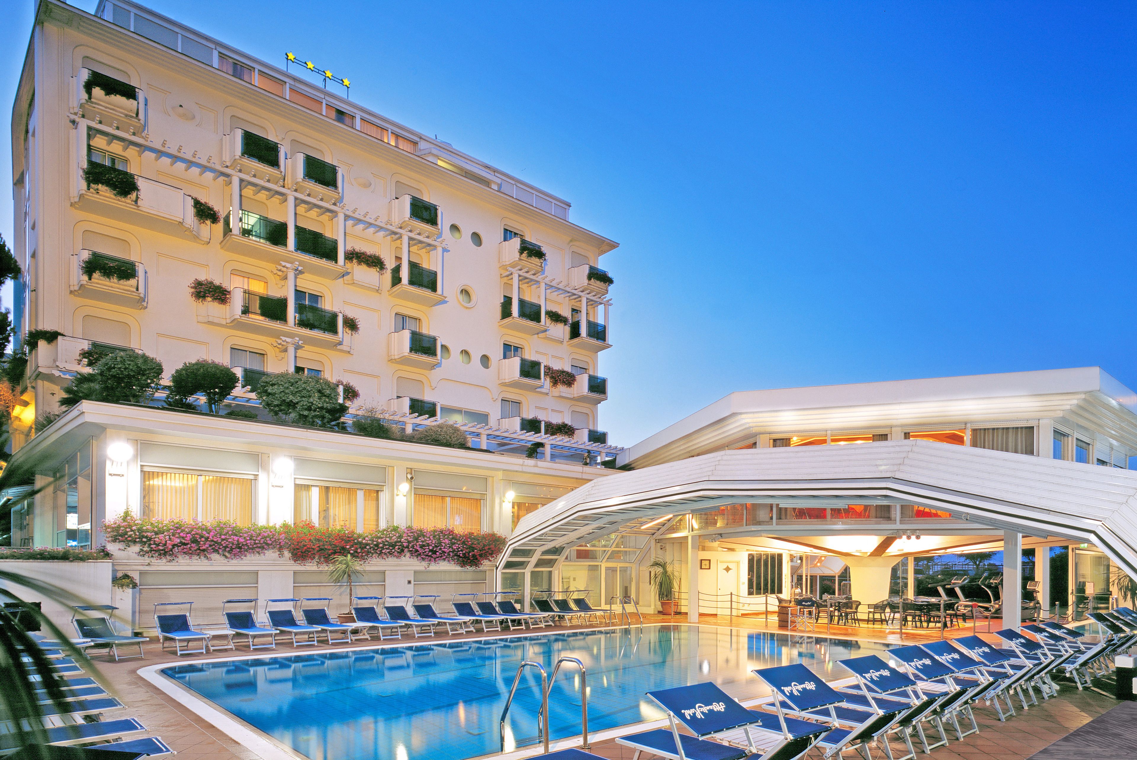 indoor pool, outdoor pool, open open 24 hours a day, pool loungers