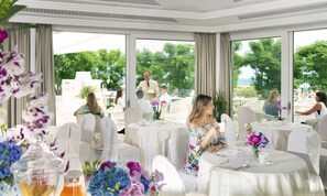 Café da manhã continental todos os dias mediante uma taxa