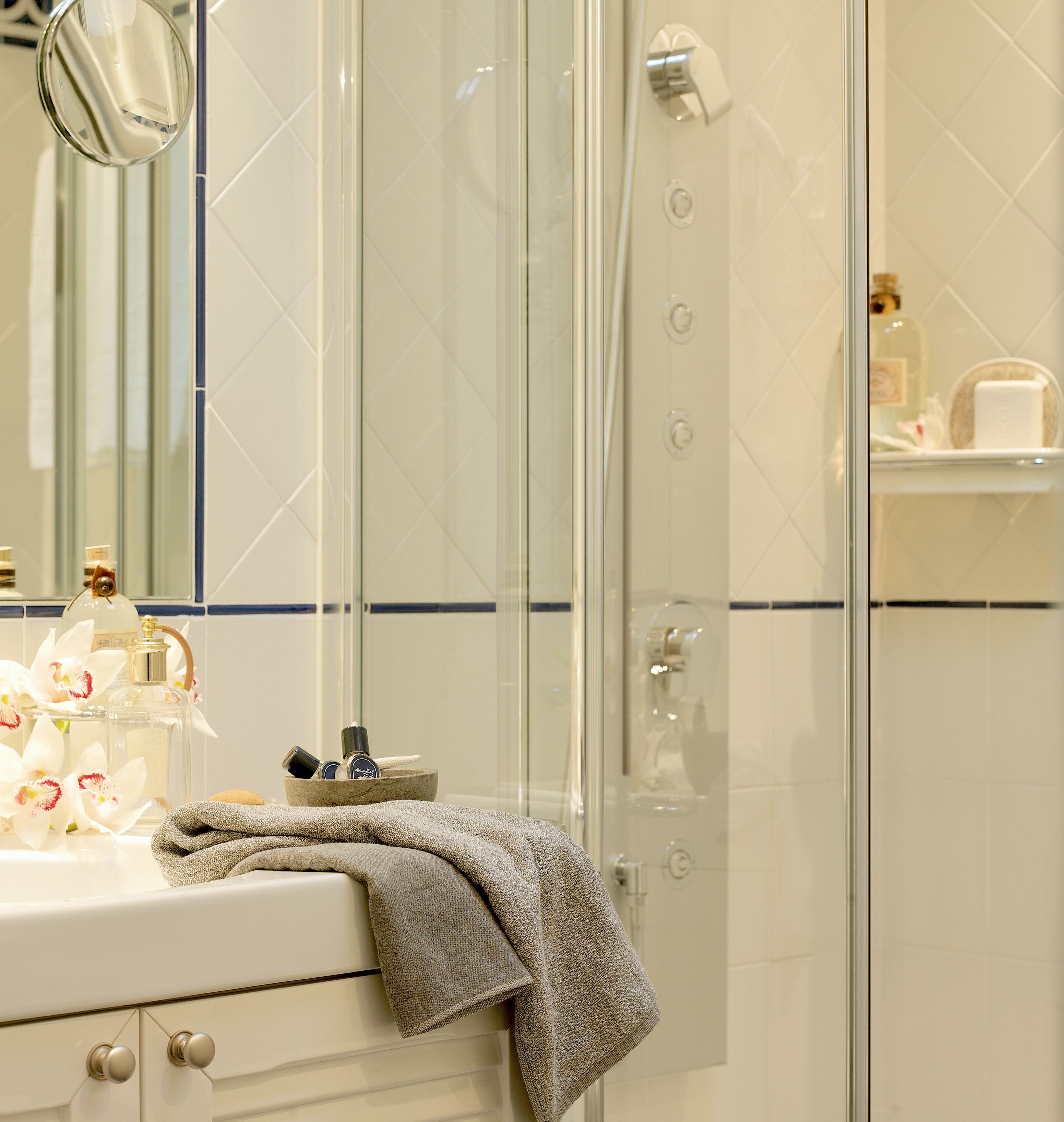 rainfall showerhead, free toiletries, hair dryer, bathrobes