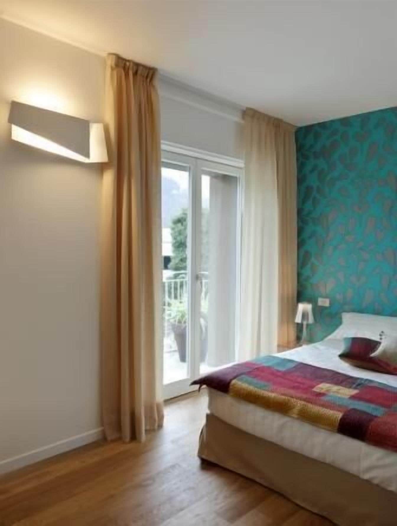 premium bedding, down duvets, minibar, in-room safe