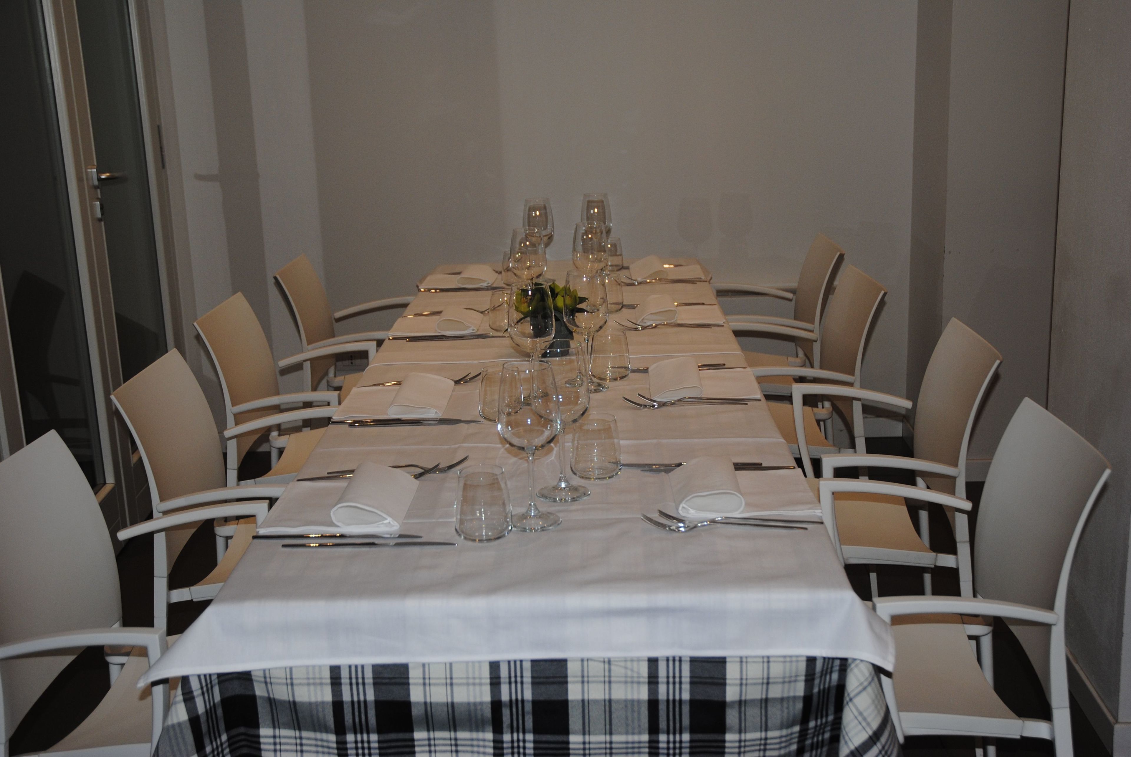 breakfast, lunch, dinner served; garden views