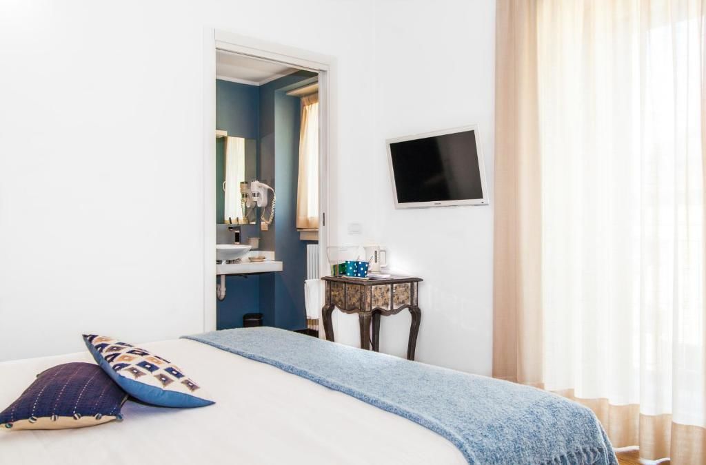 comfort single room | premium bedding, down duvets, minibar, in-room safe