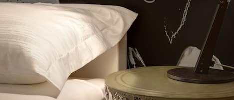 1 Schlafzimmer, hochwertige Bettwaren, Daunenbettdecken, Minibar
