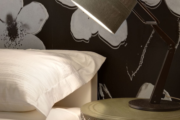 1 bedroom, premium bedding, down duvets, minibar
