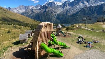 Children’s play area – outdoor