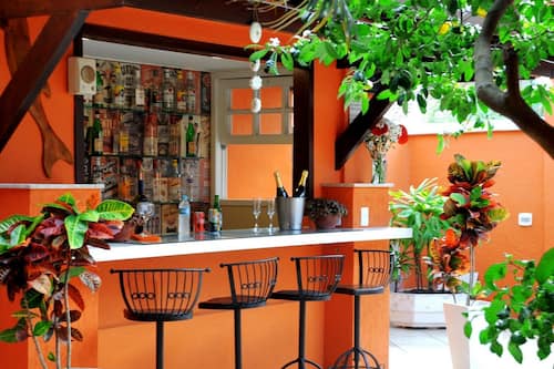 Bar (en la propiedad)