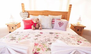 Trang trí khác biệt, trang bị nội thất với thiết kế riêng biệt 