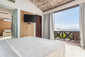 Suíte Junior Família | Minibar, in-room safe, individually decorated, individually furnished - Costa do Sol Boutique Hotel (Búzios)