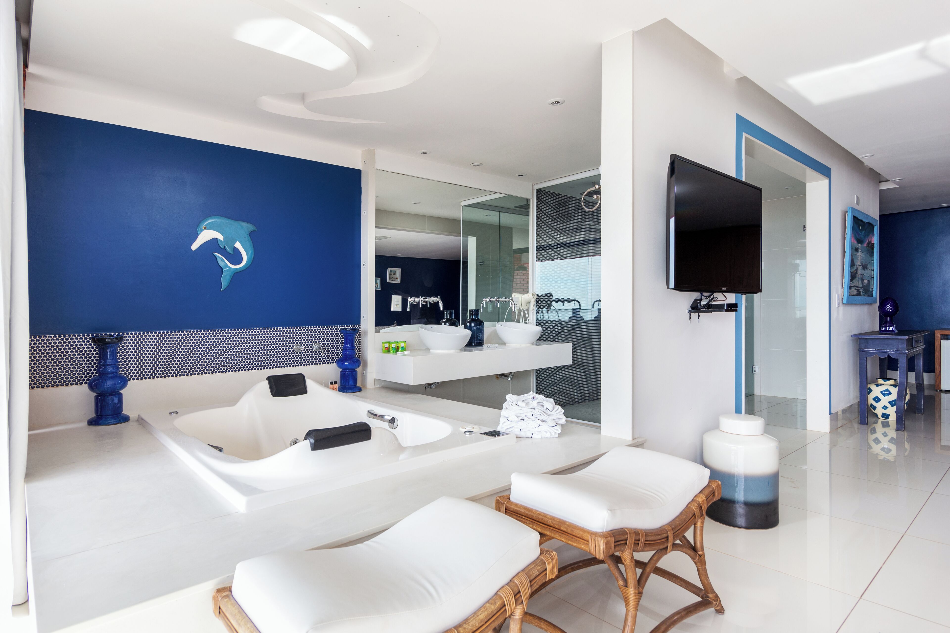 suíte deluxe vista mar (personnalité) | 1 bedroom, minibar, in-room safe, individually decorated