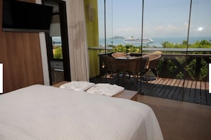 Minibar, in-room safe, individually decorated, individually furnished - Costa do Sol Boutique Hotel (Búzios)