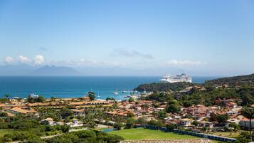 Vista para praia/oceano