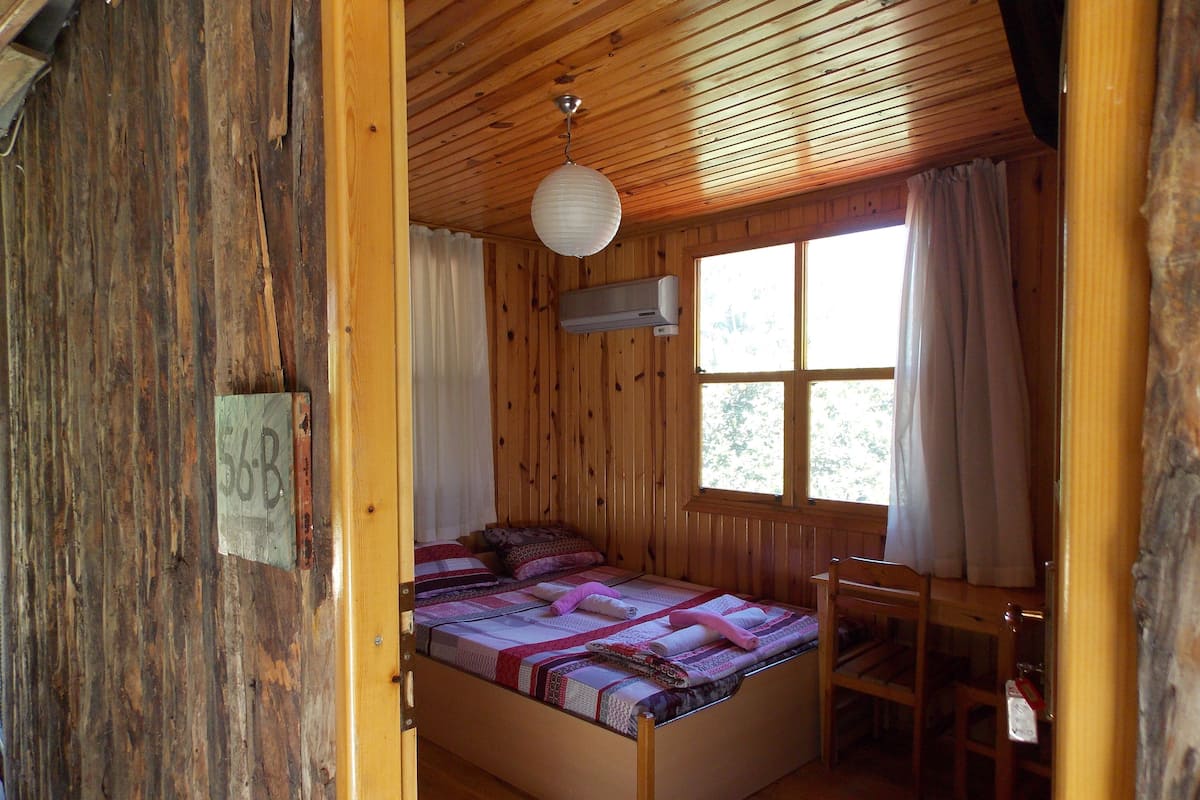 In-room business centre