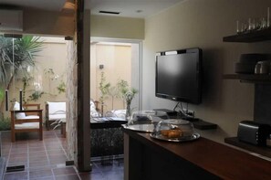 LCD TV, DVD player - Tayka Hotel (Salta)