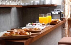 Free breakfast  - Tayka Hotel (Salta)