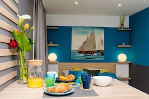 Studio Standard, 1 grand lit, coin cuisine