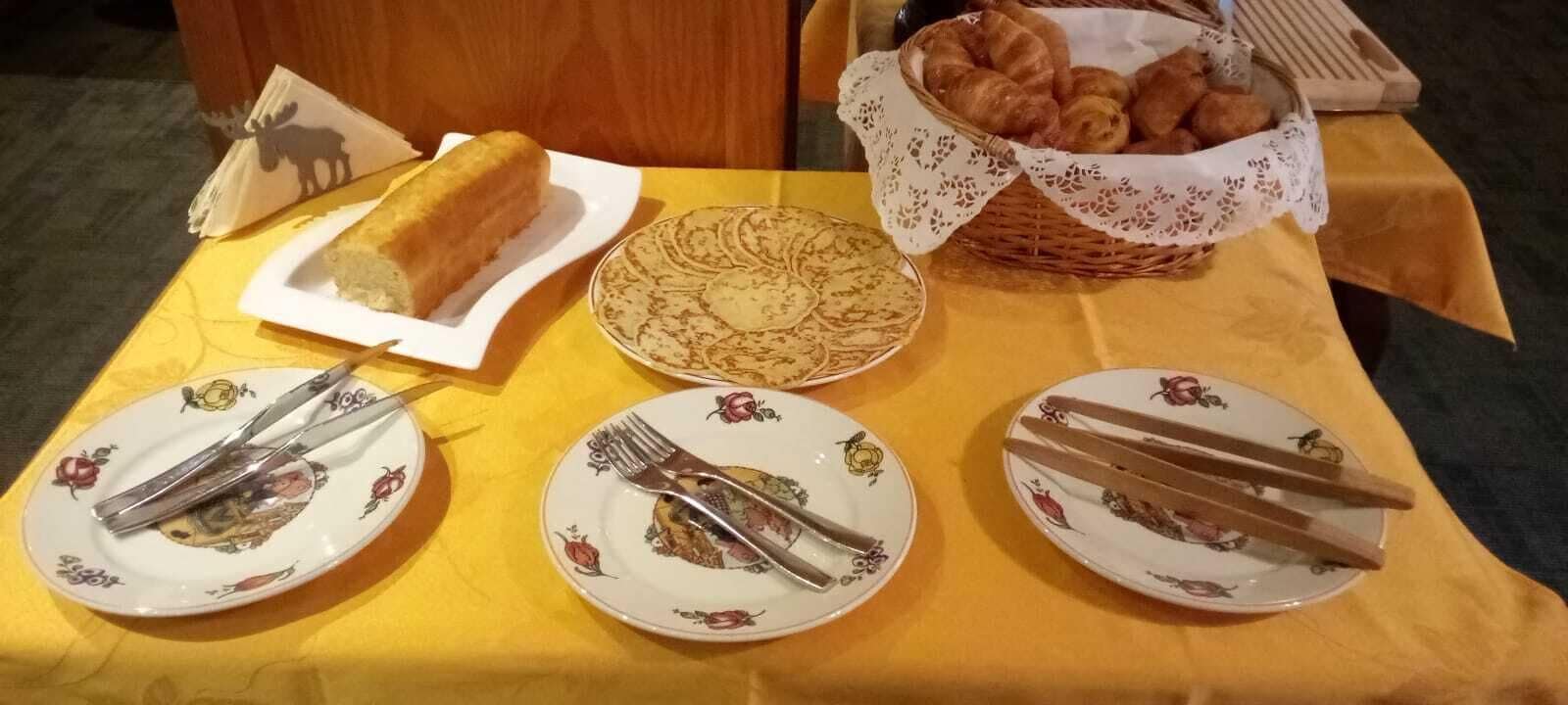 daily buffet breakfast (eur 10 per person)