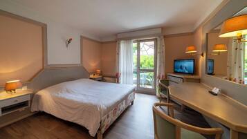 Chambre double deluxe balcon | Coffres-forts dans les chambres, décoration personnalisée
