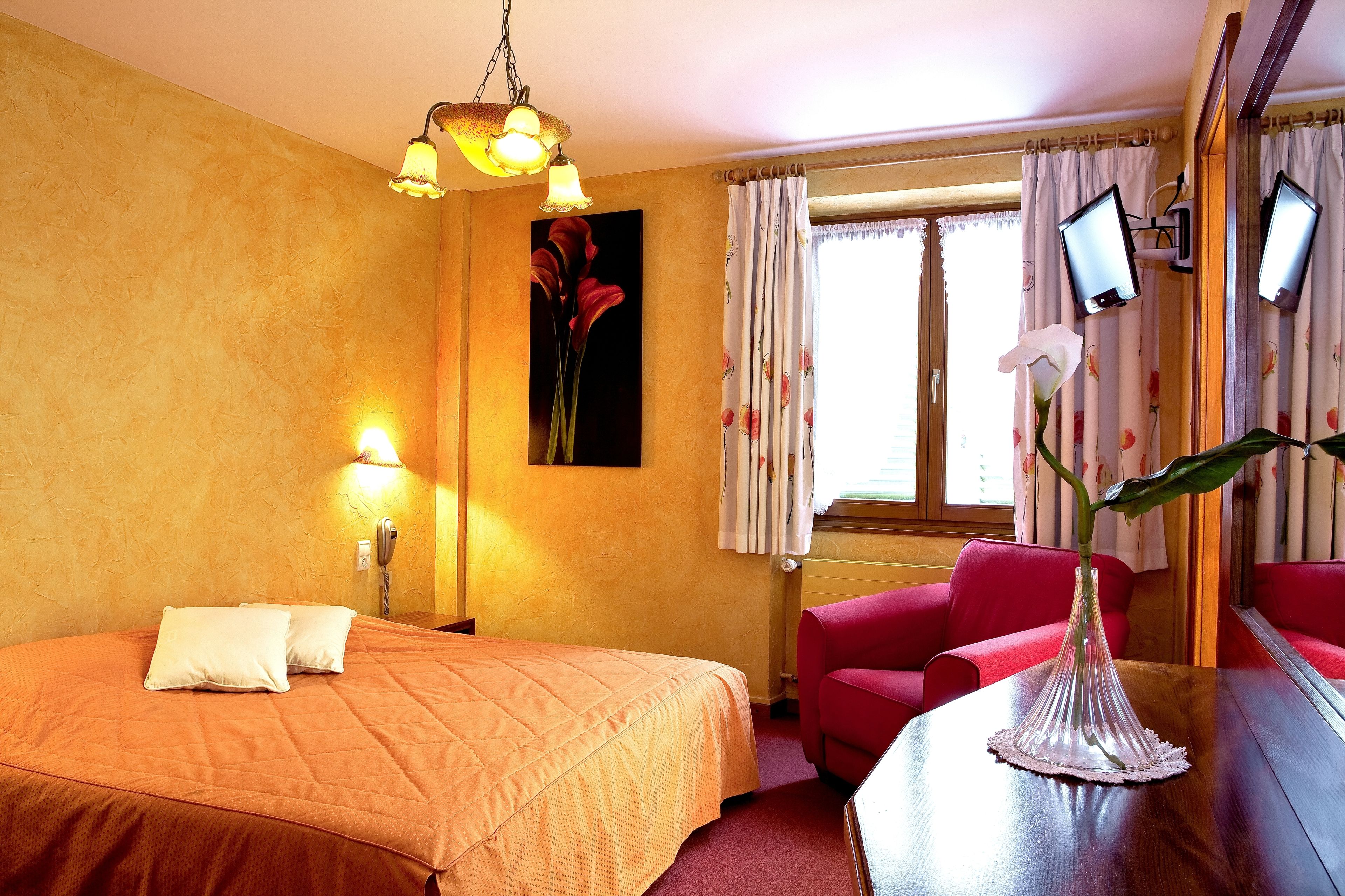 comfort double room | in-room safe, individually decorated, individually furnished, desk