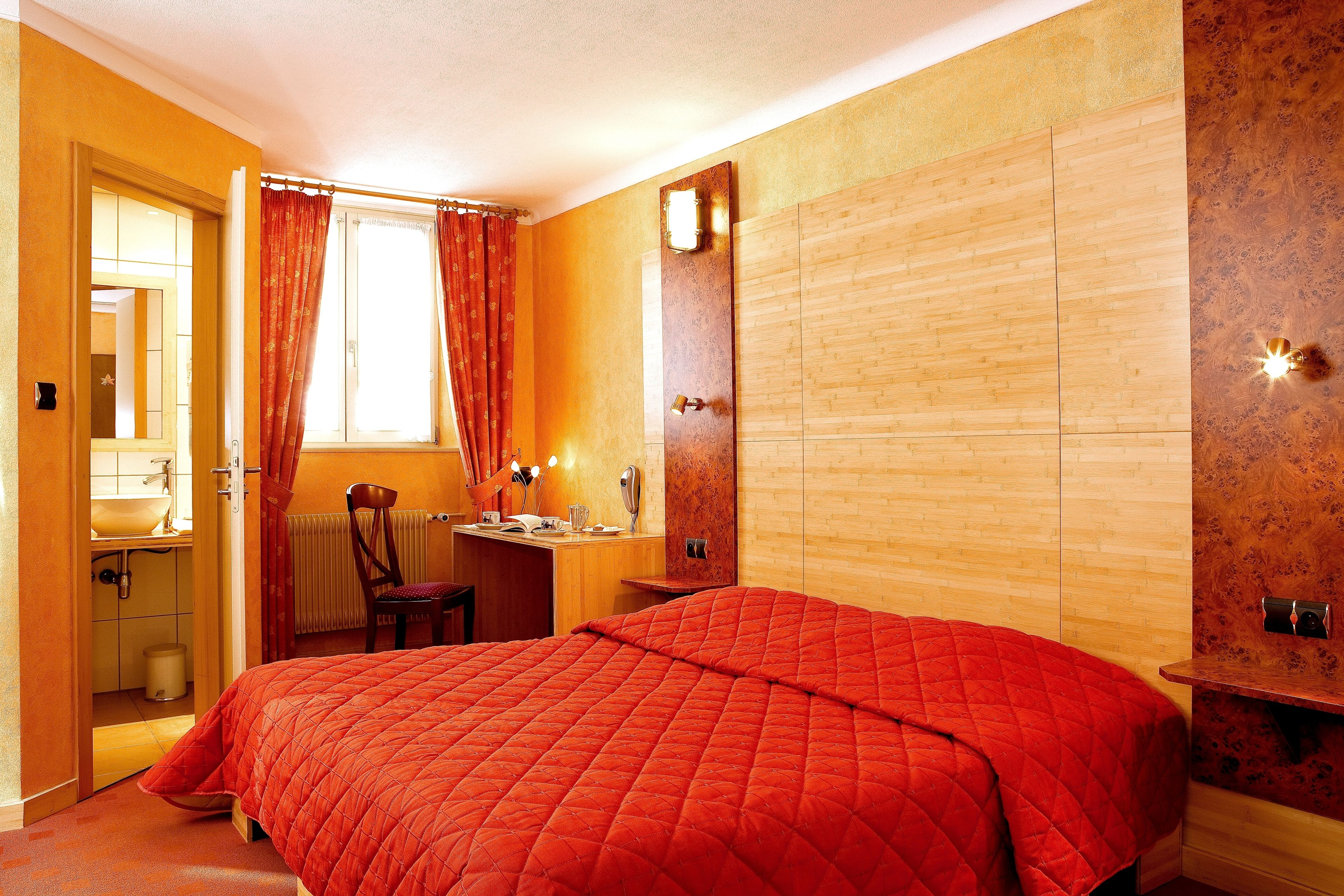 comfort double room | in-room safe, individually decorated, individually furnished, desk