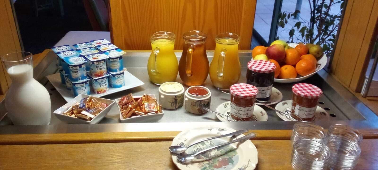 daily buffet breakfast (eur 10 per person)