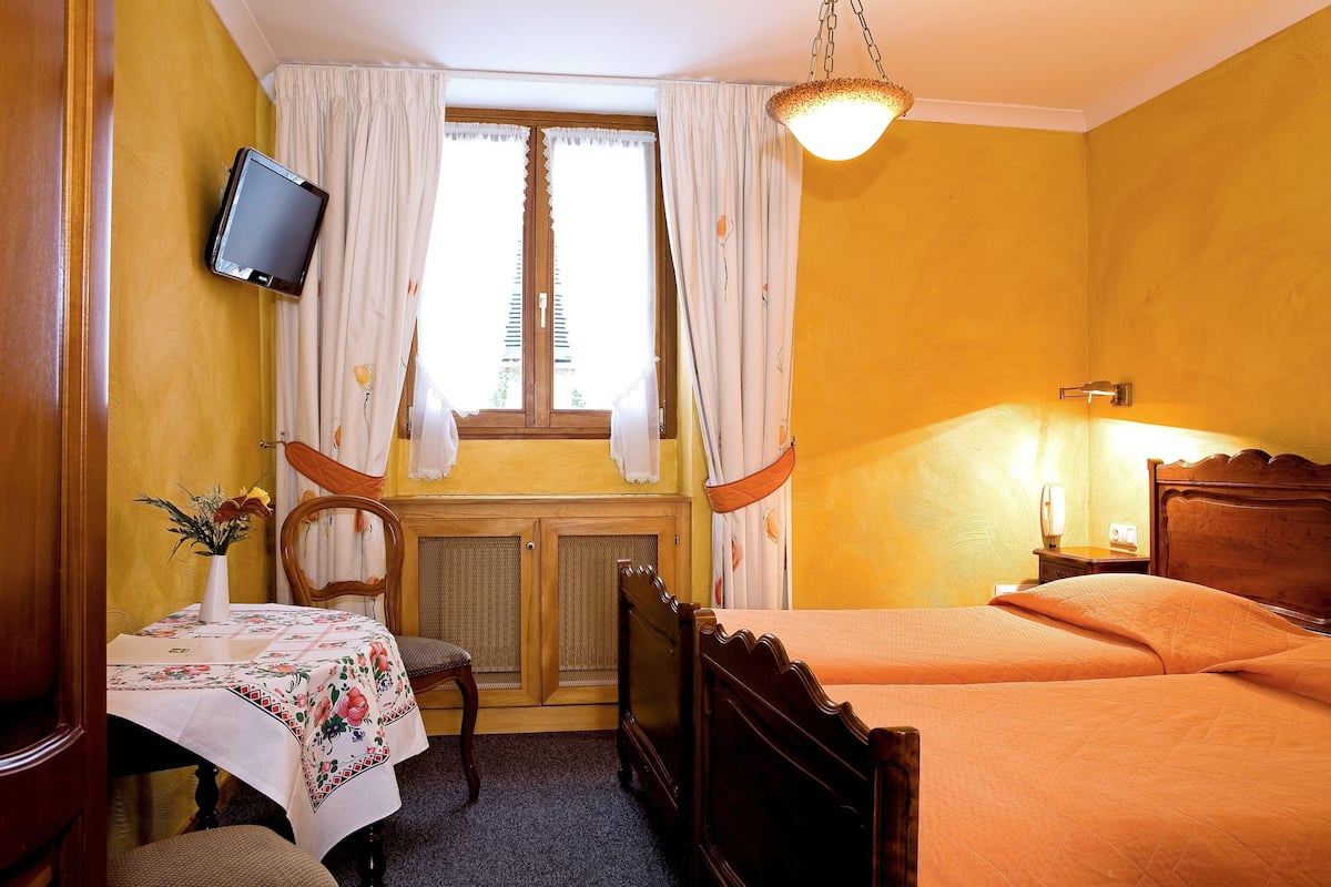 In-room safe, individually decorated, individually furnished, desk
