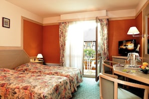 Comfort Double Room | In-room safe, individually decorated, individually furnished, desk