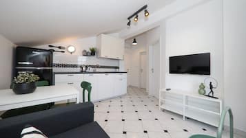 One Bedroom Apartment for 3 people | Private kitchen | Full-size fridge, microwave, coffee/tea maker, cookware/dishes/utensils