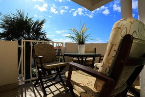 One Bedroom Apartment for 4 people | Terrace/patio