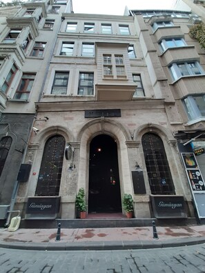 Front of property - West Pera Hotel (Istanbul)