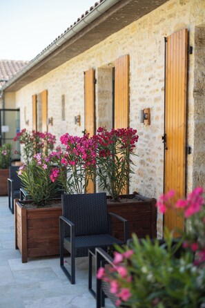 Chambre double standard avec terrasse | Terraço/pátio