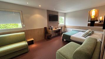 Standard Triple Room | In-room safe, desk, laptop workspace, soundproofing